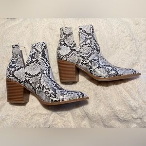 Snakeskin Bootie, Brand New in box, size 7